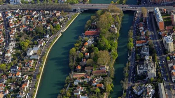 JOINVILLE-LE-PONT - Rue de la liberté à Joinville-le-Pont